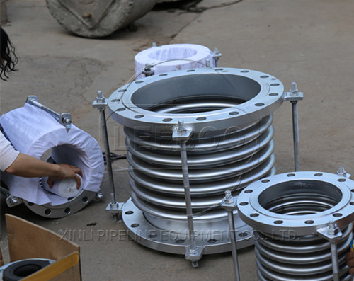 內(nèi)壓式波紋<a href=http://m.hnsairui56.com target=_blank class=infotextkey>補(bǔ)償器</a>的安裝