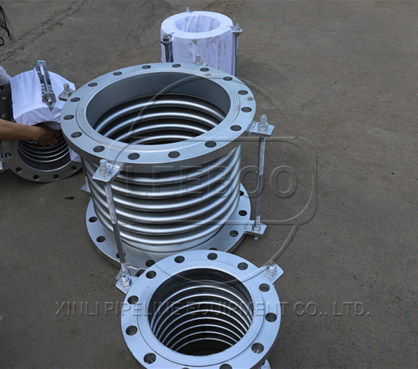 非金屬<a href=http://m.hnsairui56.com target=_blank class=infotextkey>補(bǔ)償器</a>的位移知識