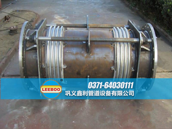 未噴漆的大拉桿橫向波紋<a href=http://m.hnsairui56.com target=_blank class=infotextkey>補(bǔ)償器</a>